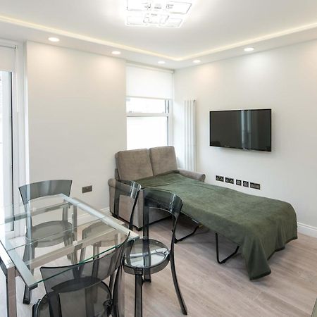 런던 Roof Haven At Kensington Mews 아파트 외부 사진